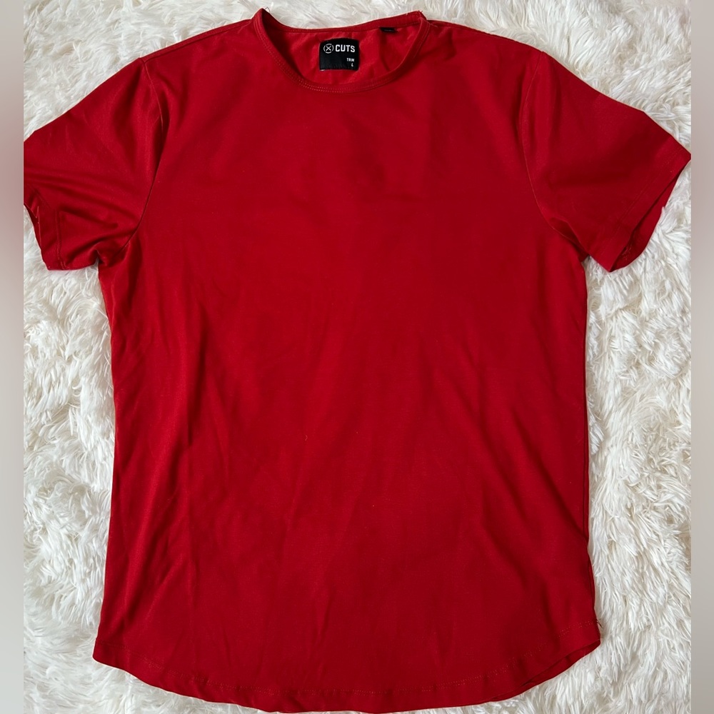 Cuts Mens T-shirt size L